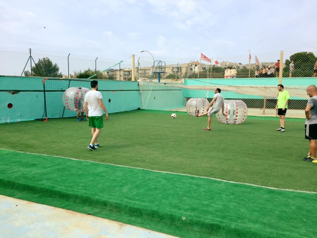  Scoring in the bubble soccer goal 